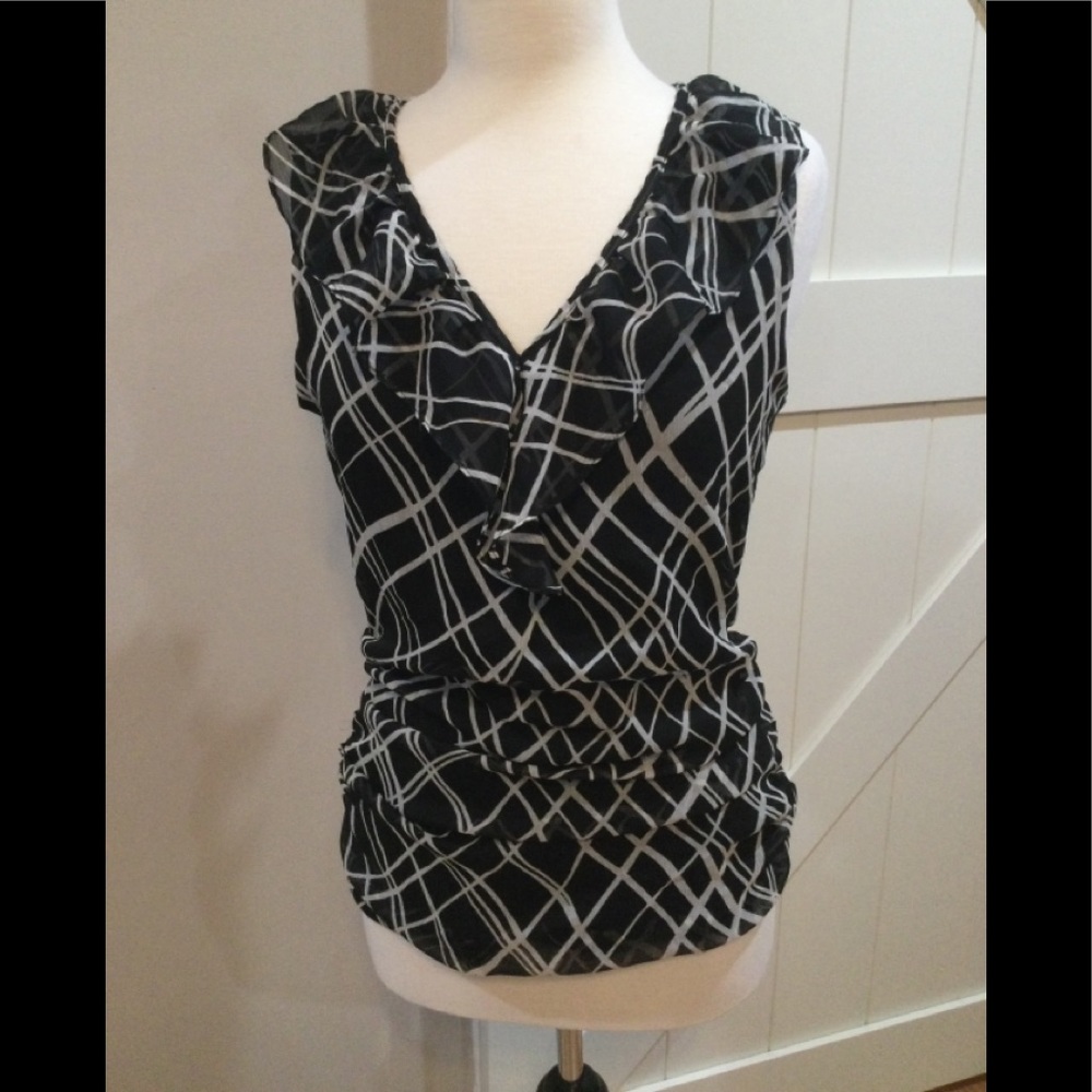 New York & Company, Medium, Sleeveless V-Neck stretch black and white top